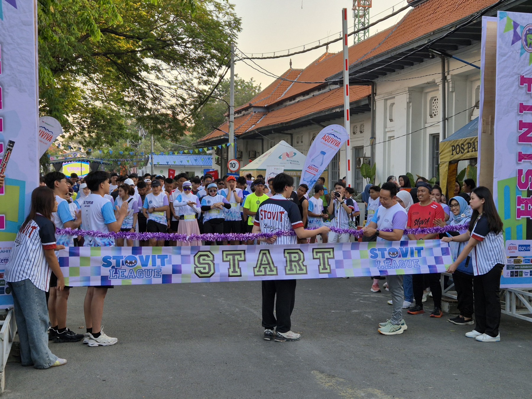 Peserta bersiap di garis start
